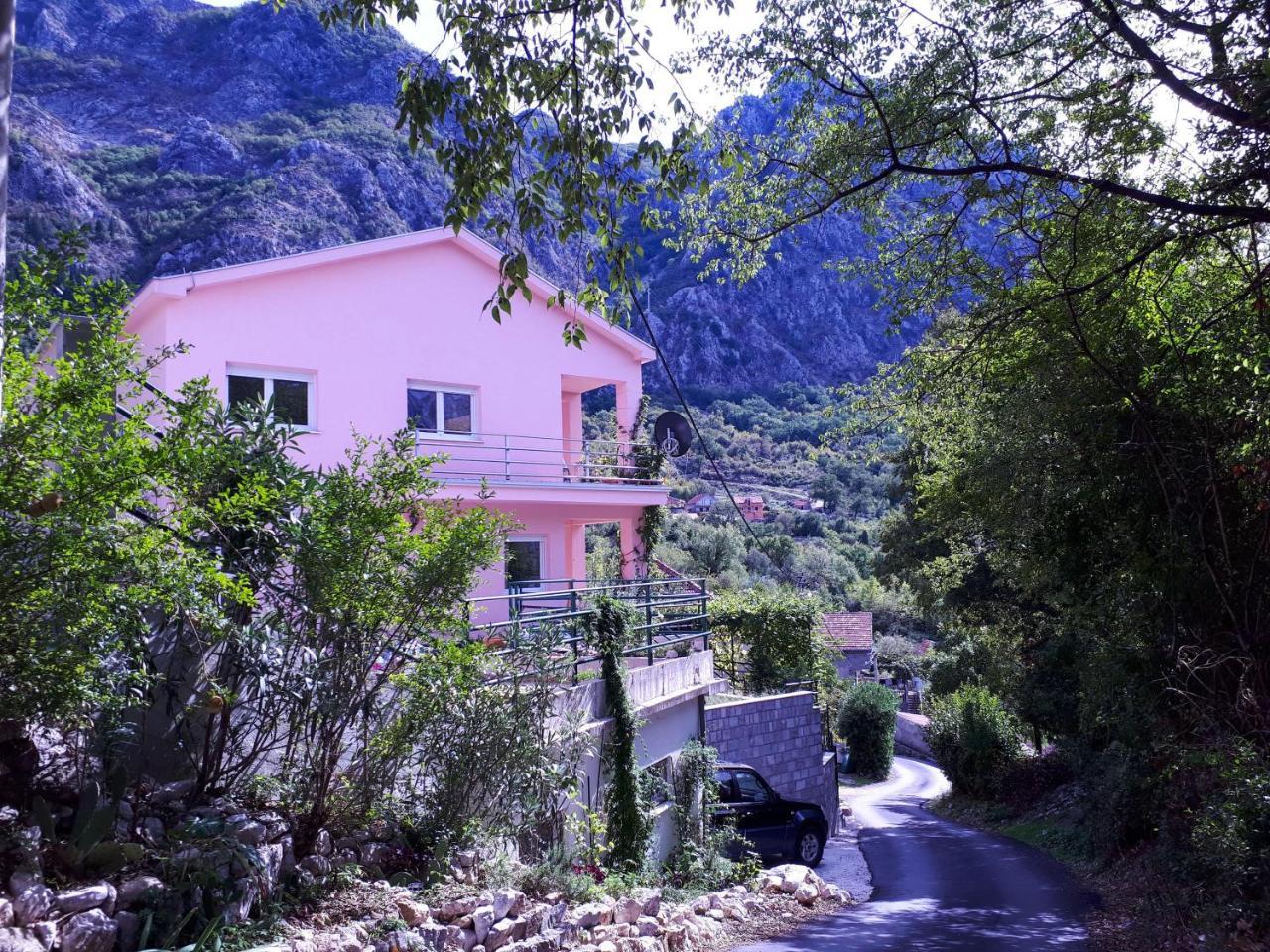 Ecohouse Risan Studio Екстер'єр фото