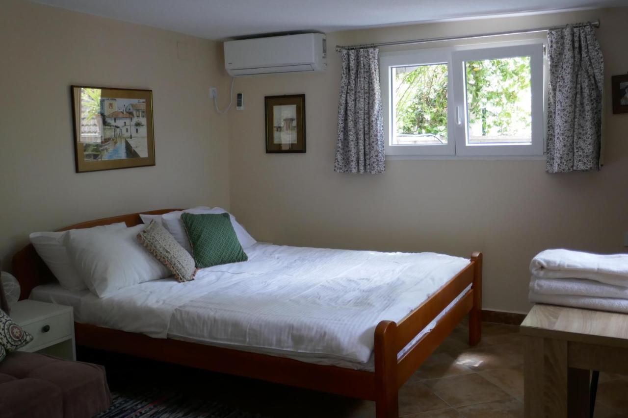 Ecohouse Risan Studio Екстер'єр фото